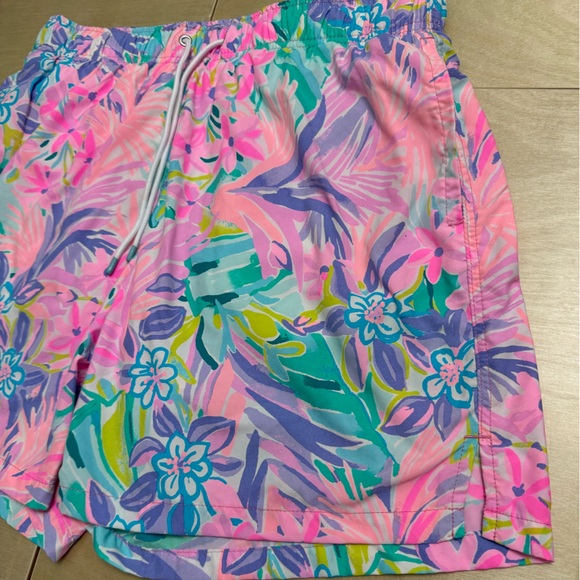 Lilly Pulitzer Men’s Floral Swim Trunks-Size M - Picture 2 of 10
